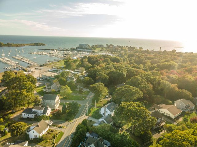 895 Shennecossett Road, Groton, CT 06340