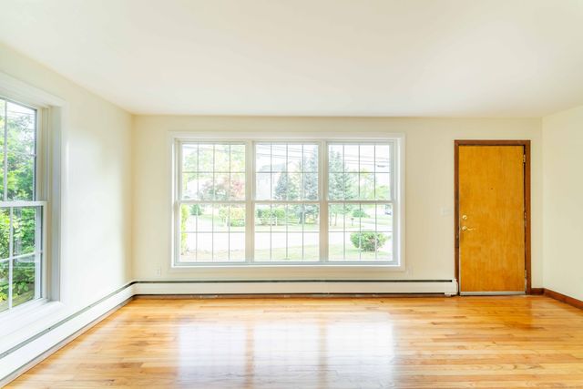 895 Shennecossett Road, Groton, CT 06340