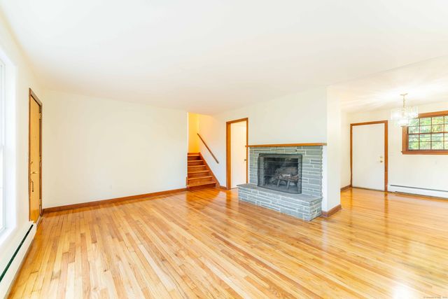 895 Shennecossett Road, Groton, CT 06340