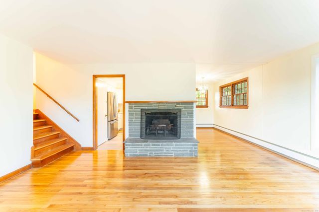 895 Shennecossett Road, Groton, CT 06340