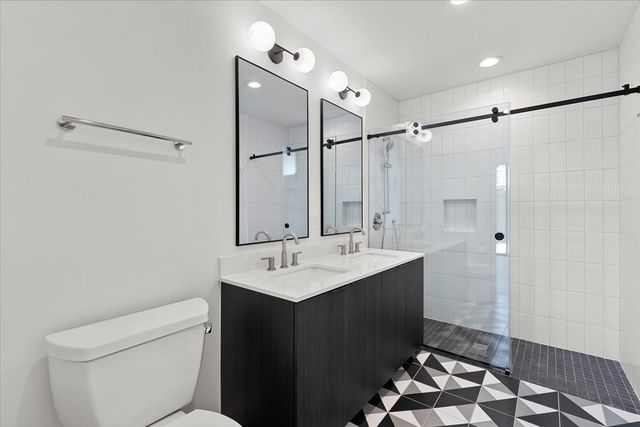 1801 W Grand Avenue 403, Chicago, IL 60622