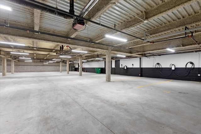 1801 W Grand Avenue 403, Chicago, IL 60622