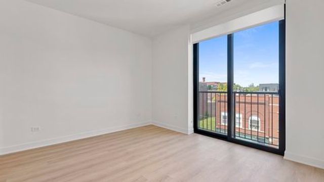 1801 W Grand Avenue 403, Chicago, IL 60622