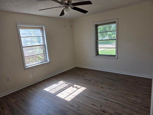 203 NW Morford Dr, Lawton, OK 73507