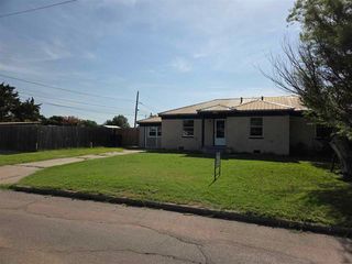203 NW Morford Dr, Lawton, OK 73507
