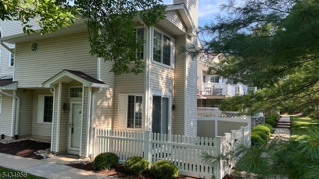 9 Evans Court, Bedminster Twp., NJ 07921