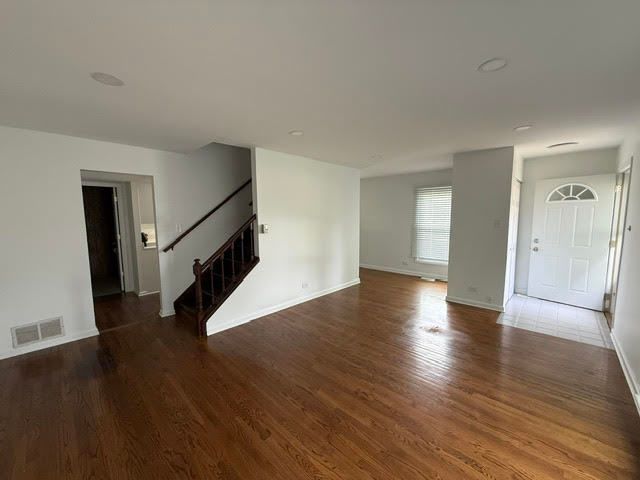 620 ACADEMY Court, Schaumburg, IL 60194