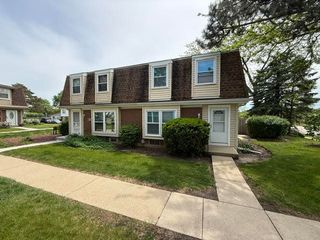 620 ACADEMY Court, Schaumburg, IL 60194
