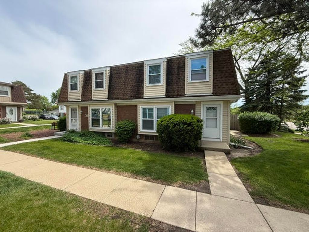 620 ACADEMY Court, Schaumburg, IL 60194