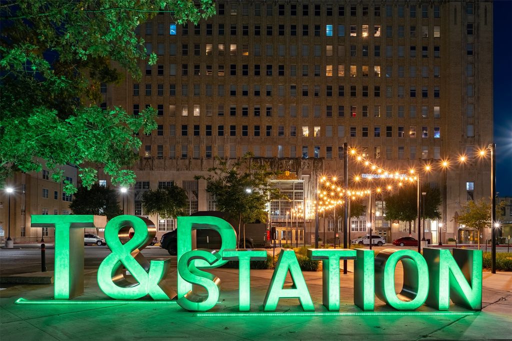 221 W Lancaster Avenue 10007, Fort Worth, TX 76102