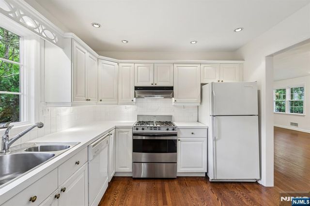 437 Summit Street, Ridgewood, NJ 07450