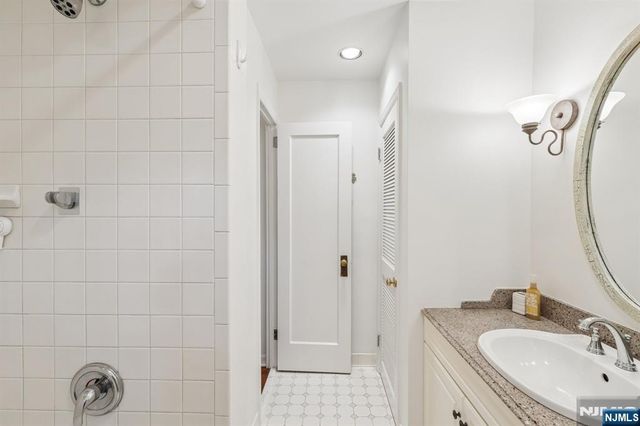 437 Summit Street, Ridgewood, NJ 07450