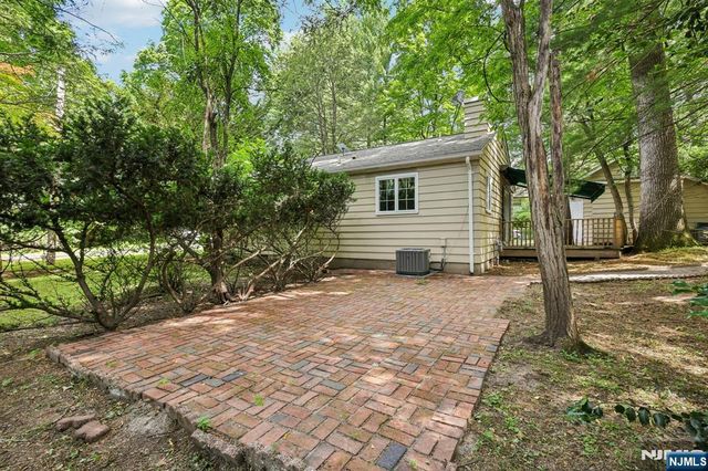437 Summit Street, Ridgewood, NJ 07450