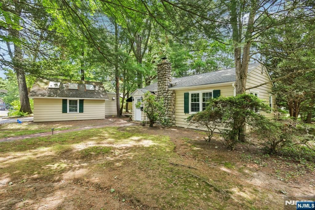 437 Summit Street, Ridgewood, NJ 07450