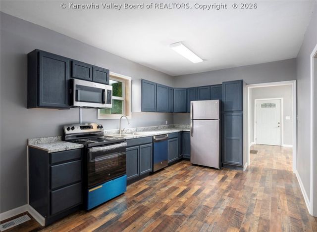 822 Kanawha Terrace, St Albans, WV 25177