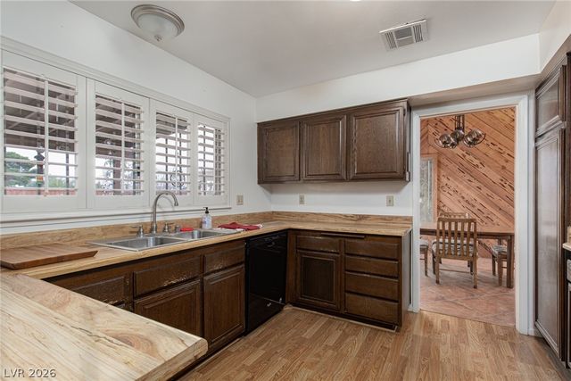 4470 Cranbrook Way, Las Vegas, NV 89103