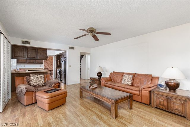 4470 Cranbrook Way, Las Vegas, NV 89103