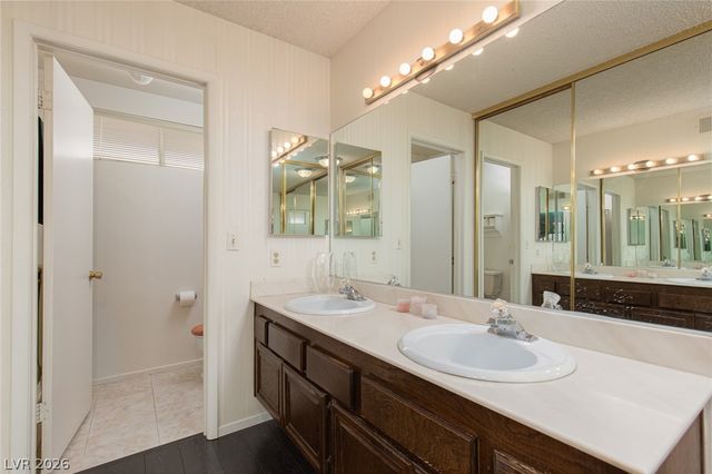 4470 Cranbrook Way, Las Vegas, NV 89103