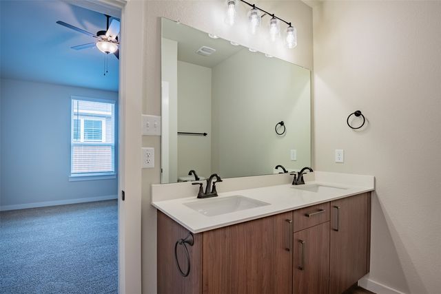 609 Wheatfield Drive, Venus, TX 76084