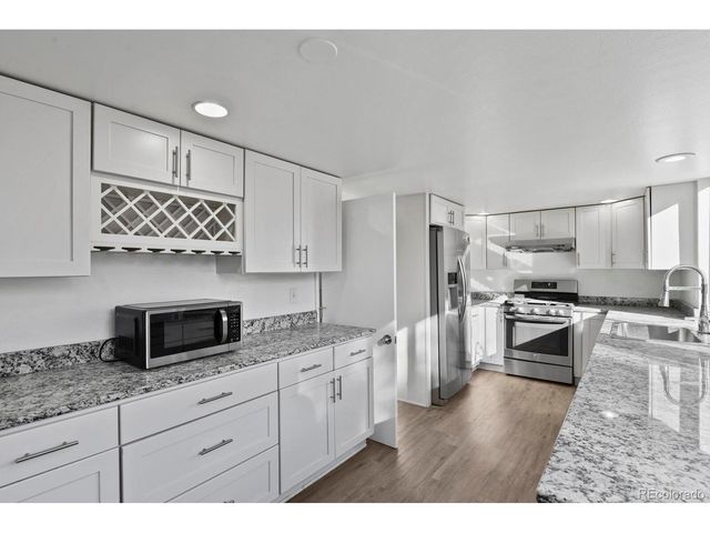 6740 E Heritage Pl, Centennial, CO 80111