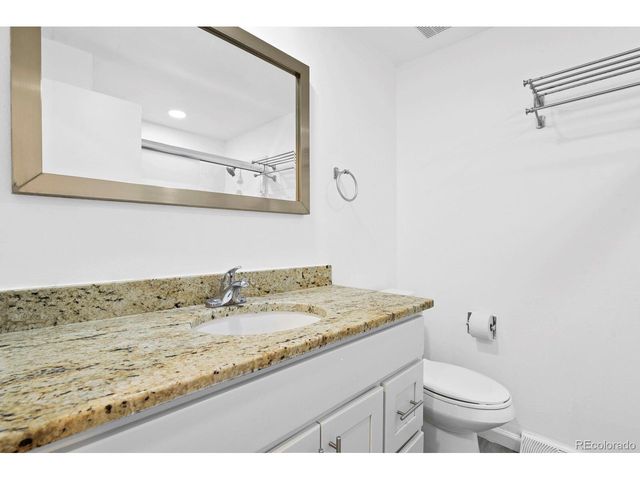 6740 E Heritage Pl, Centennial, CO 80111