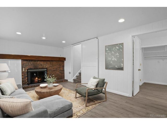 6740 E Heritage Pl, Centennial, CO 80111