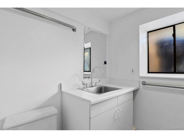 6740 E Heritage Pl, Centennial, CO 80111