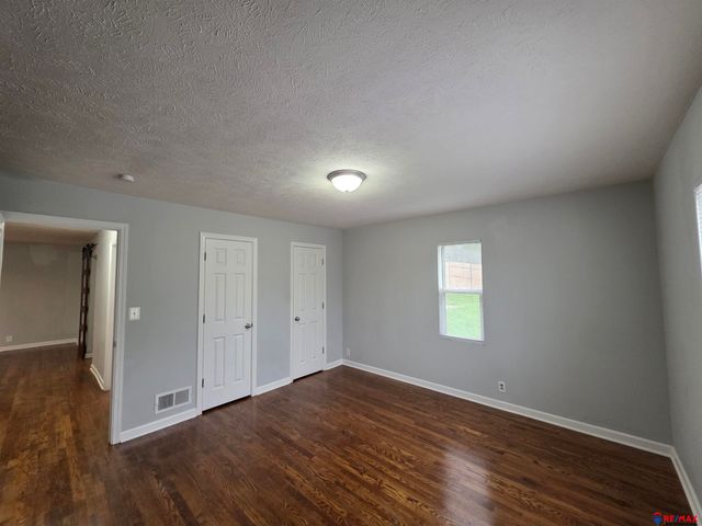 3021 N 42 Street, Omaha, NE 68111