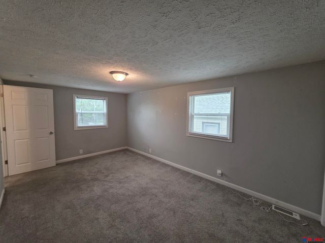 3021 N 42 Street, Omaha, NE 68111