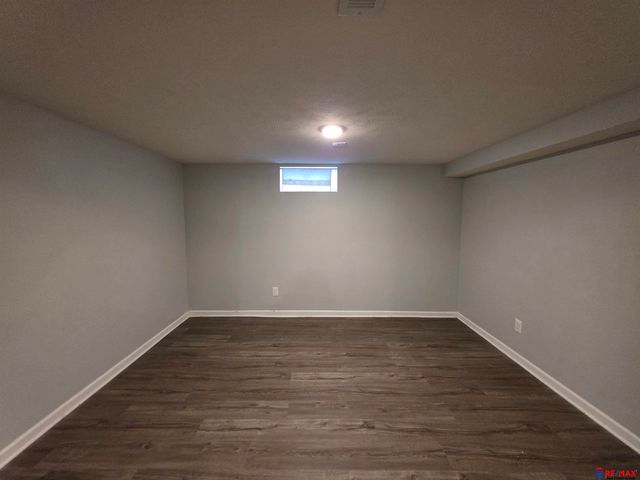 3021 N 42 Street, Omaha, NE 68111