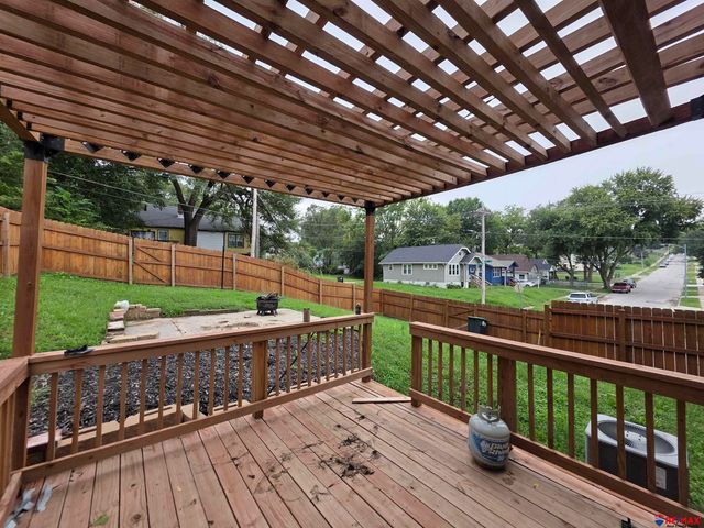 3021 N 42 Street, Omaha, NE 68111