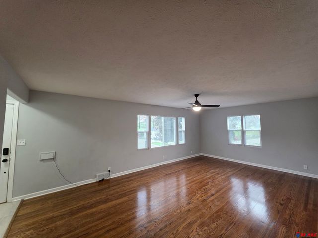 3021 N 42 Street, Omaha, NE 68111