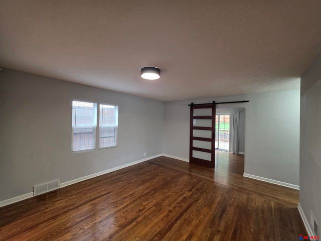 3021 N 42 Street, Omaha, NE 68111