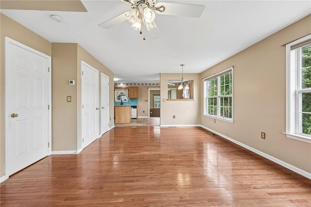 50 Crown Drive, Easton, PA 18040