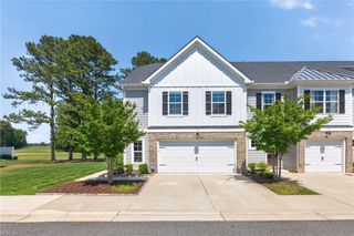 5305 Sports Club RN # 404, Suffolk, VA 23435