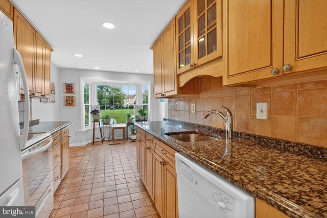 6415 BIRCHLEIGH CIR, Alexandria, VA 22315