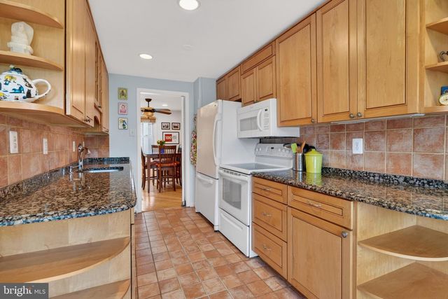 6415 BIRCHLEIGH CIR, Alexandria, VA 22315