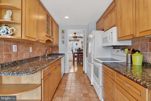 6415 BIRCHLEIGH CIR, Alexandria, VA 22315