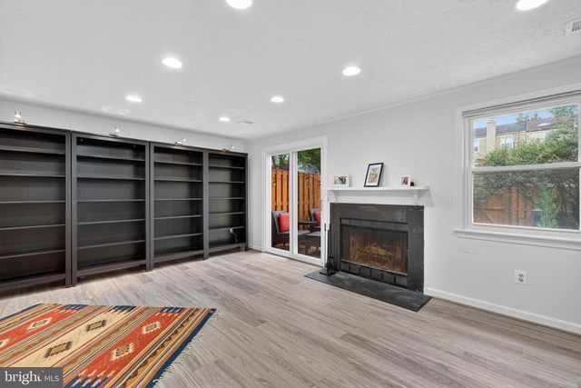 6415 BIRCHLEIGH CIR, Alexandria, VA 22315