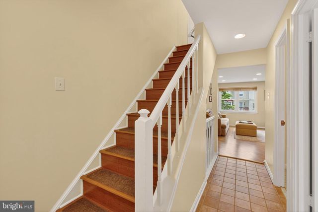 6415 BIRCHLEIGH CIR, Alexandria, VA 22315