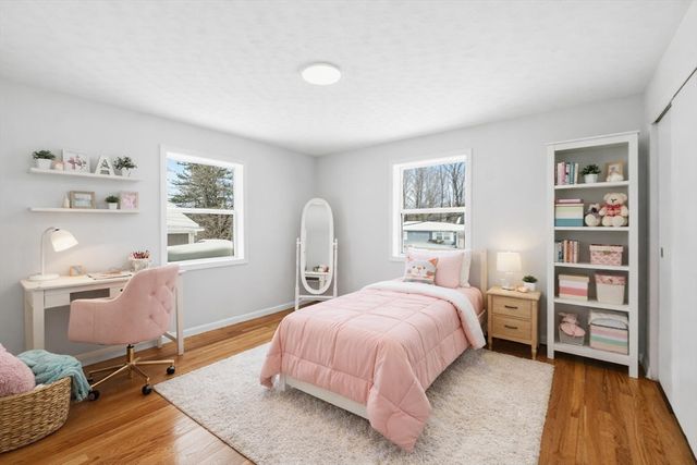 8 Sussex Ln, Worcester, MA 01602