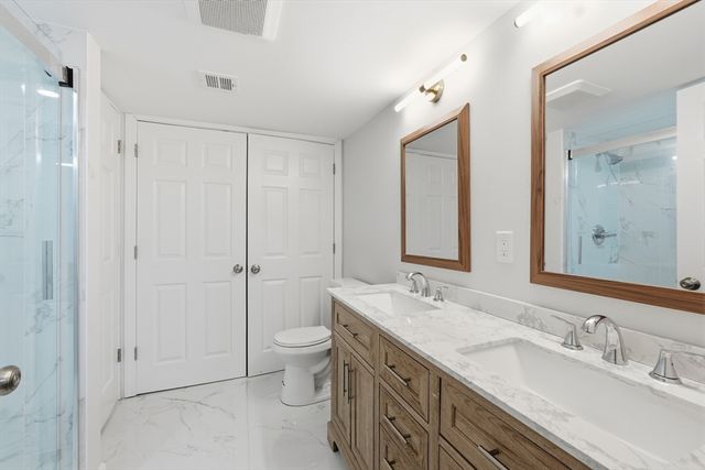 8 Sussex Ln, Worcester, MA 01602