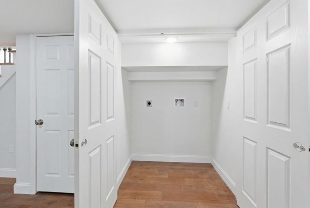 8 Sussex Ln, Worcester, MA 01602