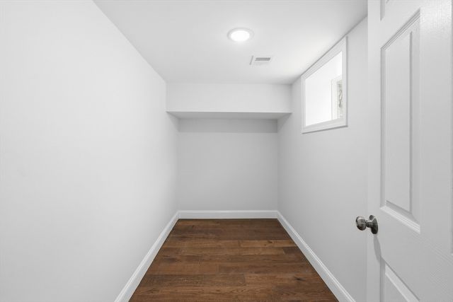 8 Sussex Ln, Worcester, MA 01602