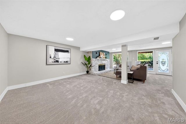 79 Willow Brook Drive, St Louis, MO 63146