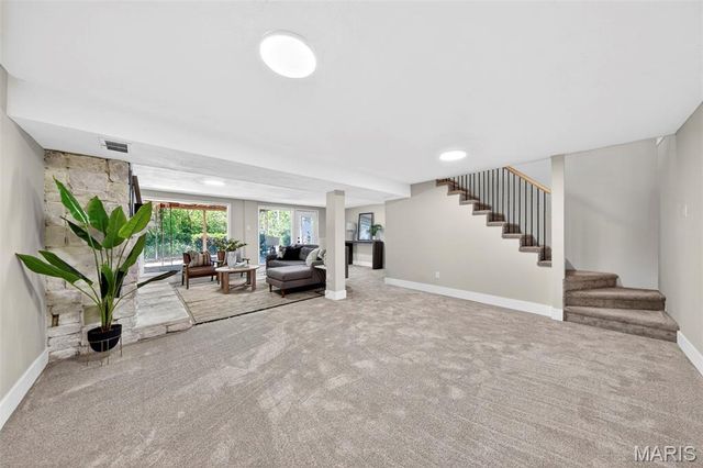 79 Willow Brook Drive, St Louis, MO 63146