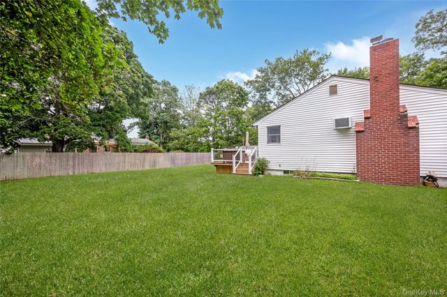 522 Amsterdam Avenue, East Patchogue, NY 11772