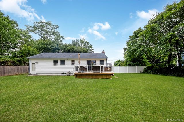 522 Amsterdam Avenue, East Patchogue, NY 11772