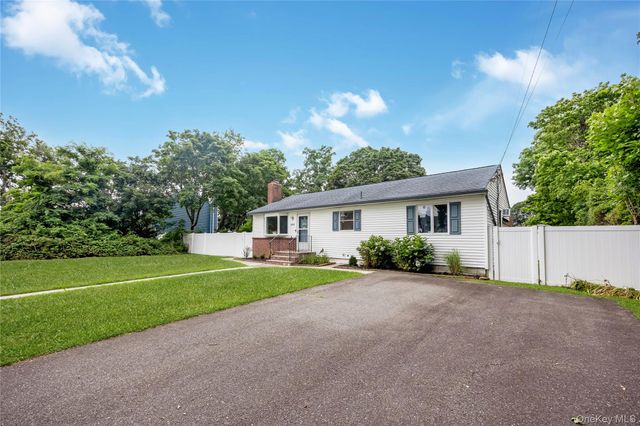 522 Amsterdam Avenue, East Patchogue, NY 11772