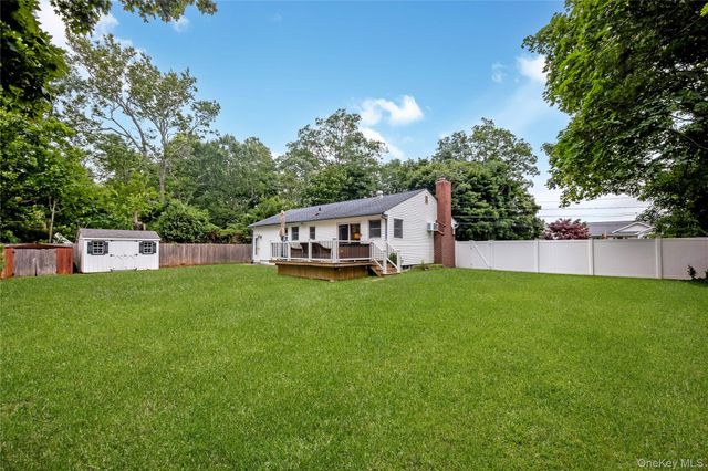 522 Amsterdam Avenue, East Patchogue, NY 11772